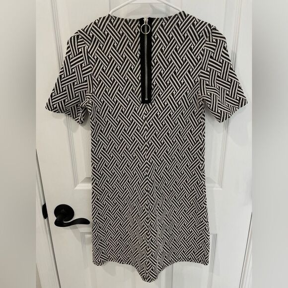H&M Divided Black and White Geometric Tweed Knit Mini Dress Women’s Size 2 - Picture 2 of 6